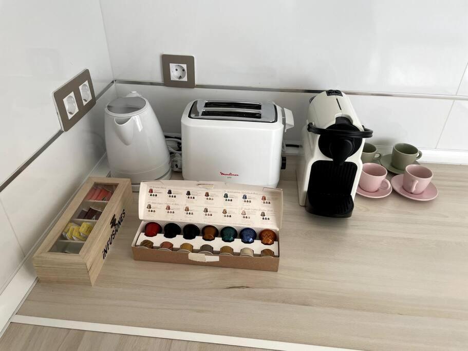 Apartamento Cozy 2 Bedroom With Patio Madrid